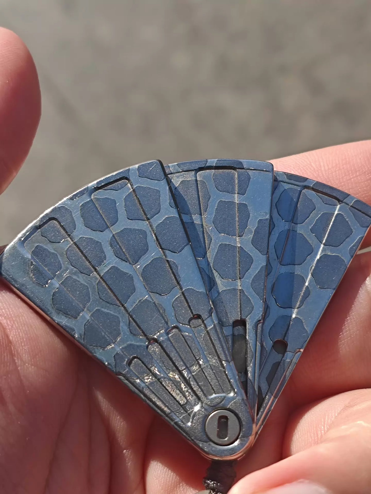 Wanderer Fan Superconductor
