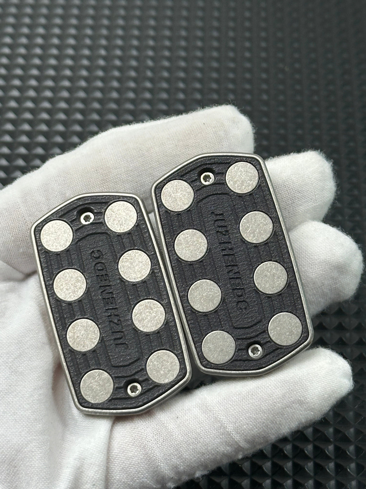 Gamut Titanium
