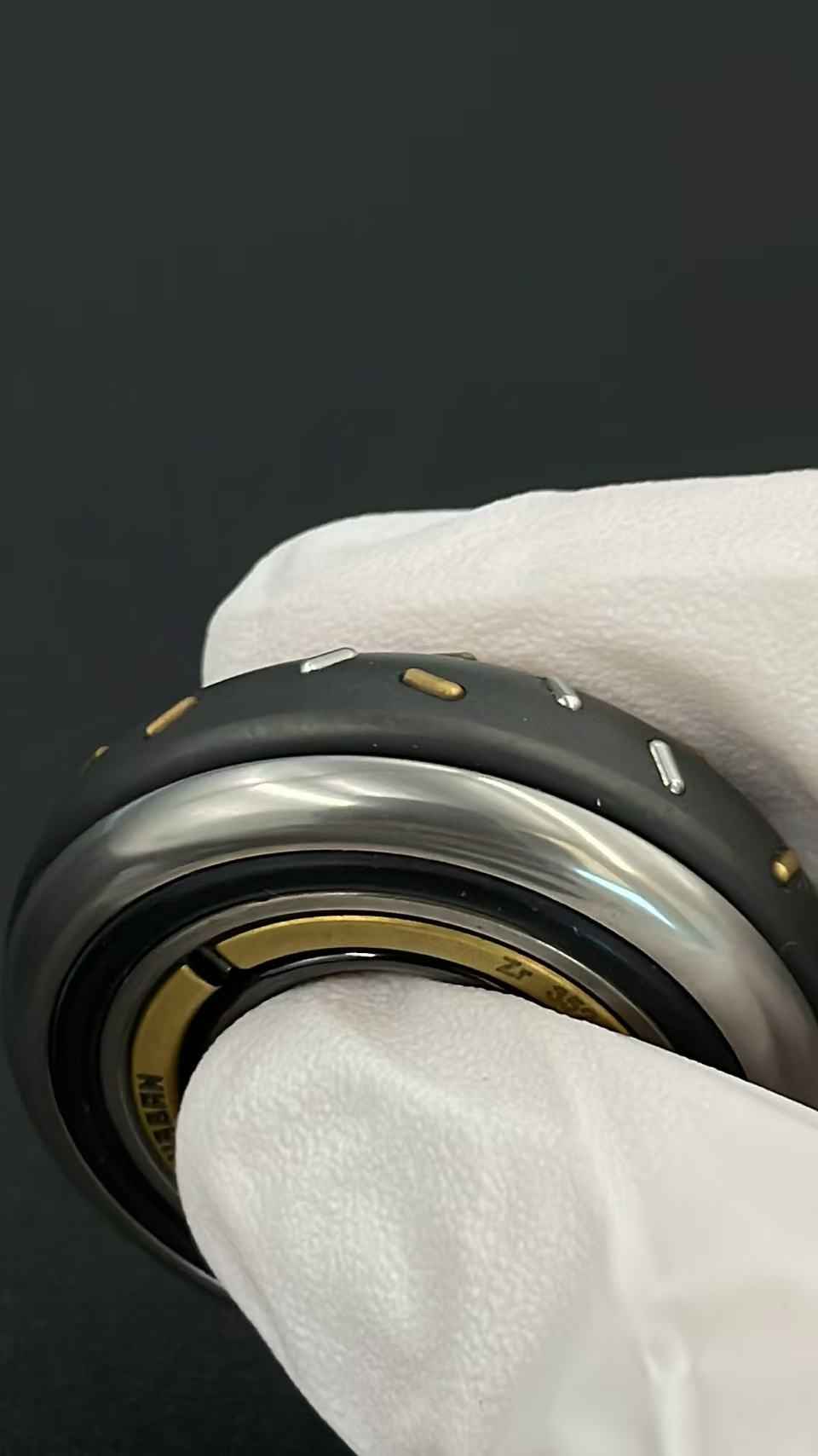 Doughnut Zirconium