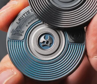 Show hand Mechanical Coin