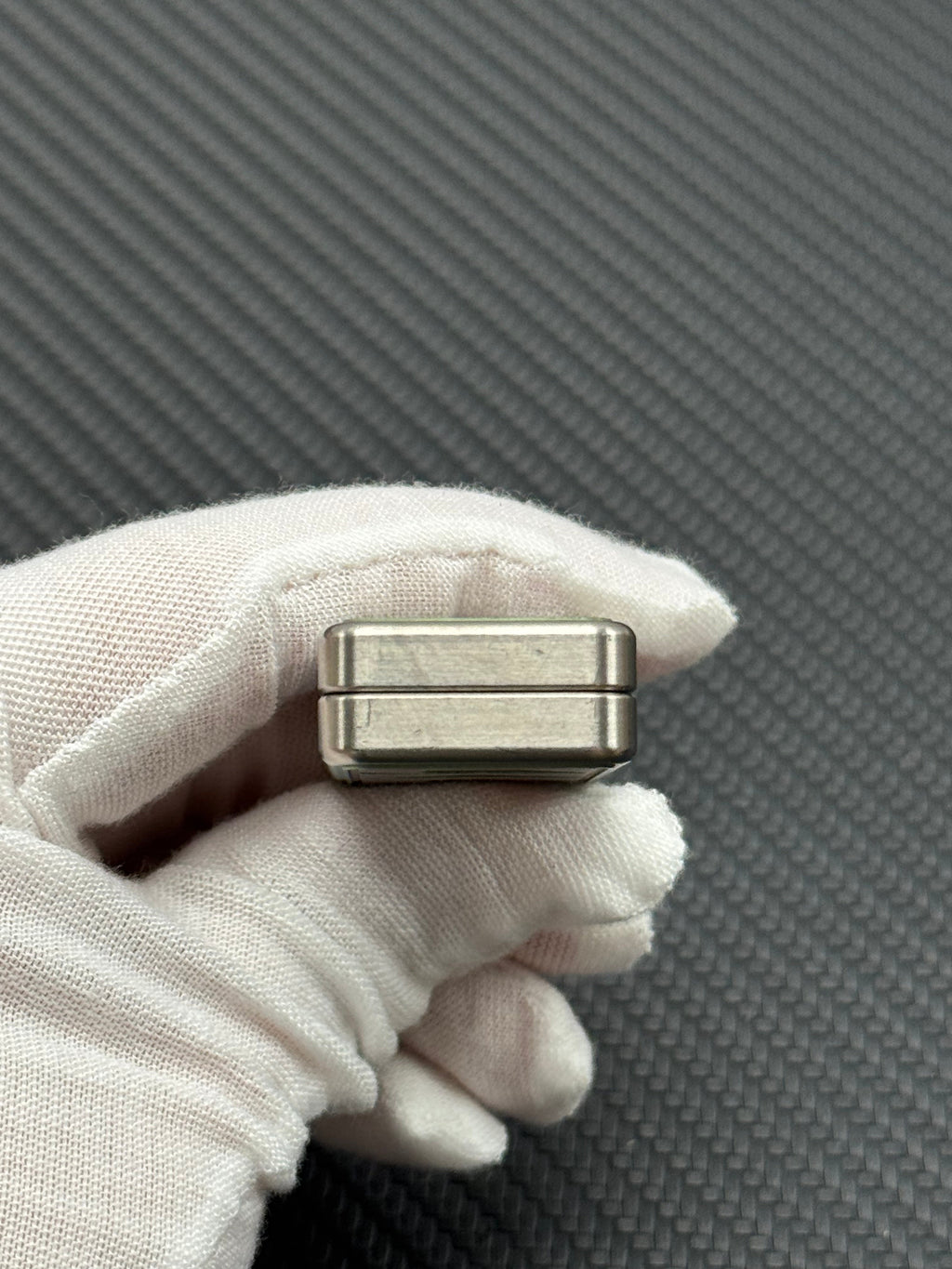 Dollar Pig Snout Titanium