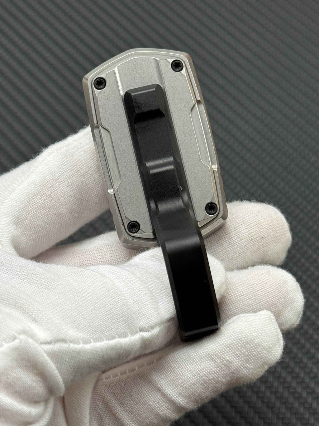 Thousand machines Stainless Steel Stonewashed