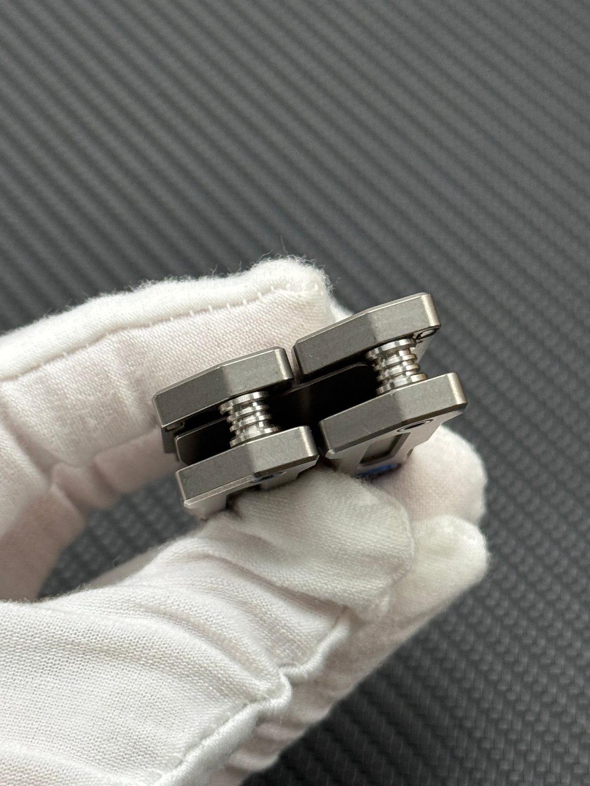 Gloom Folding Titanium
