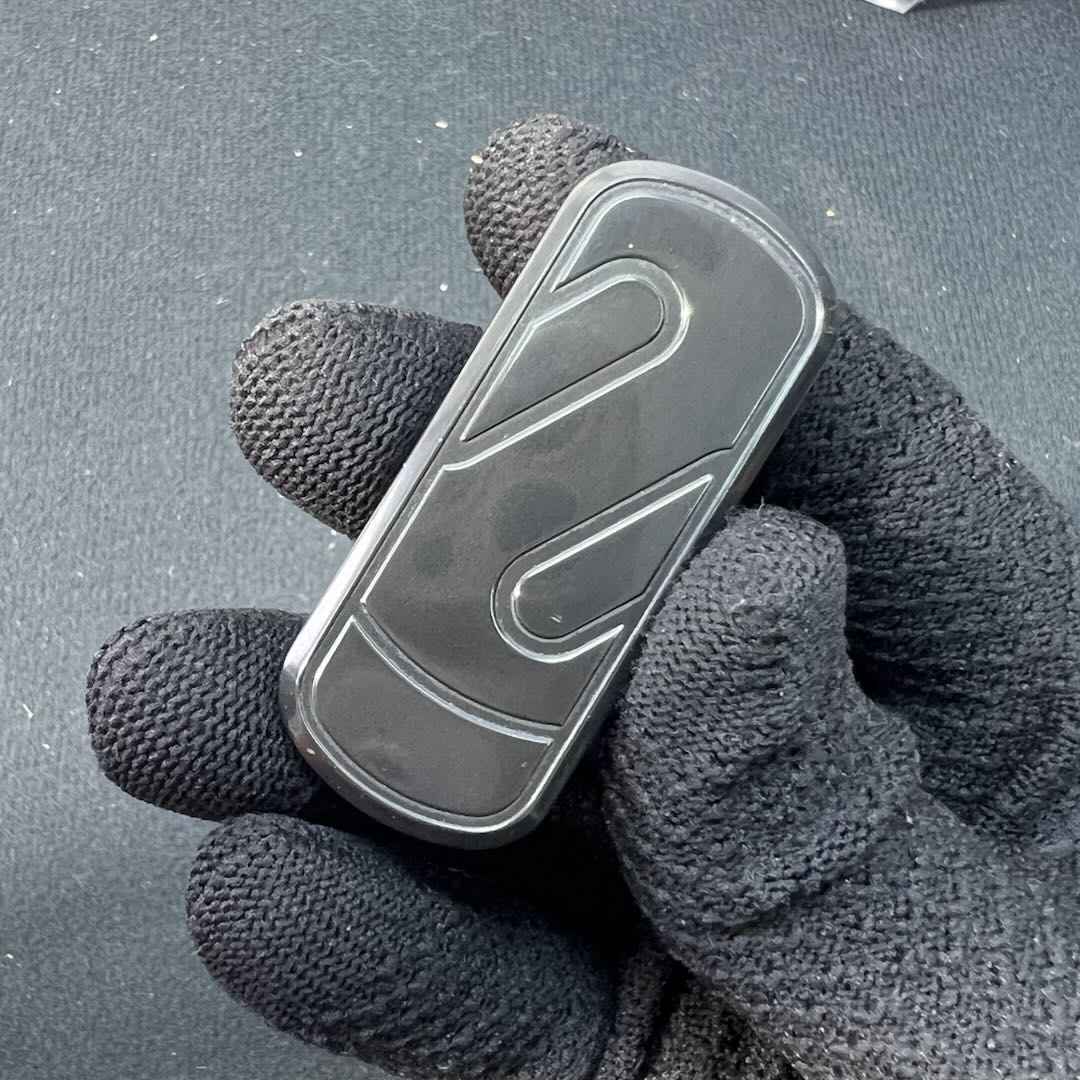 Ji Li Zirconium