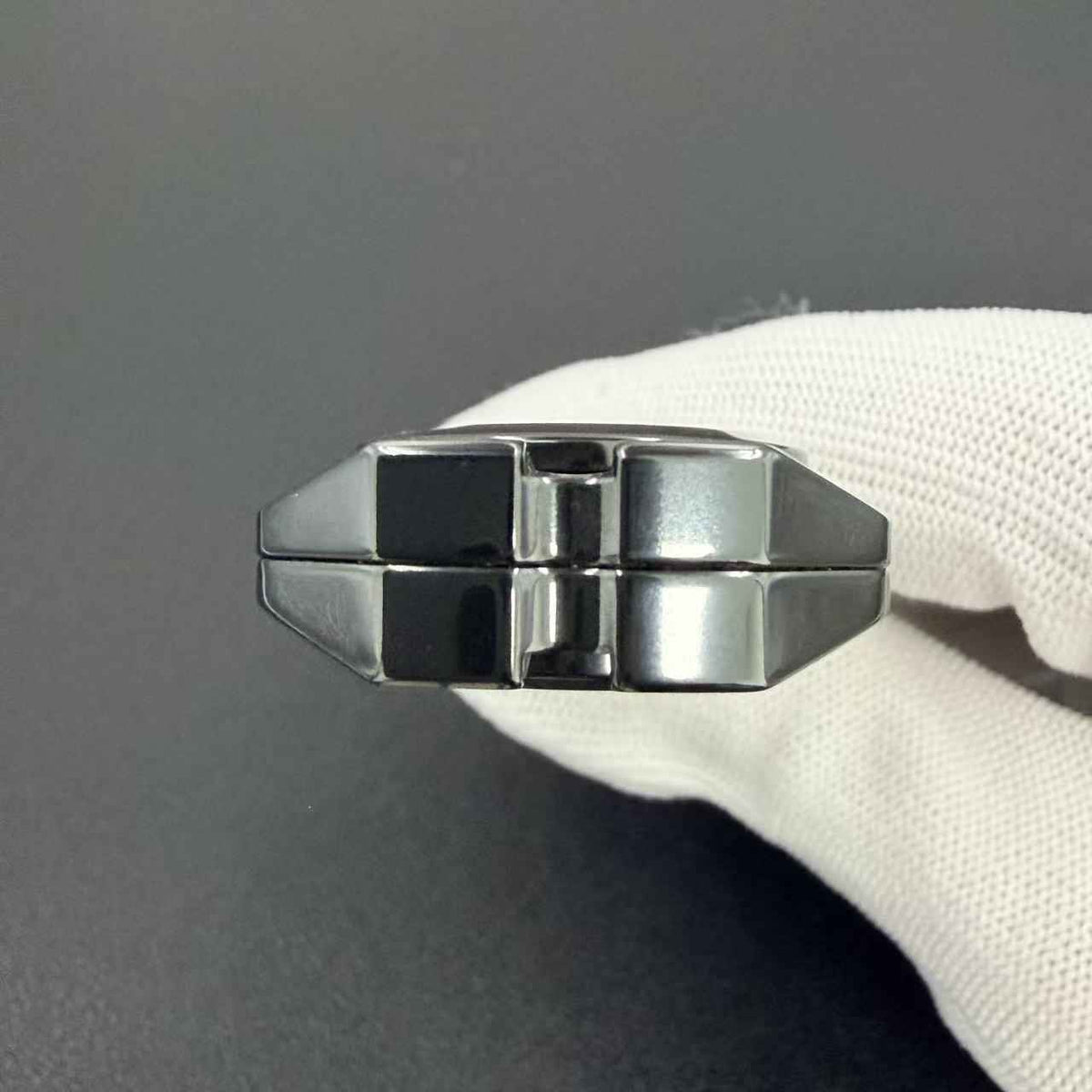 Ling Yin Zirconium