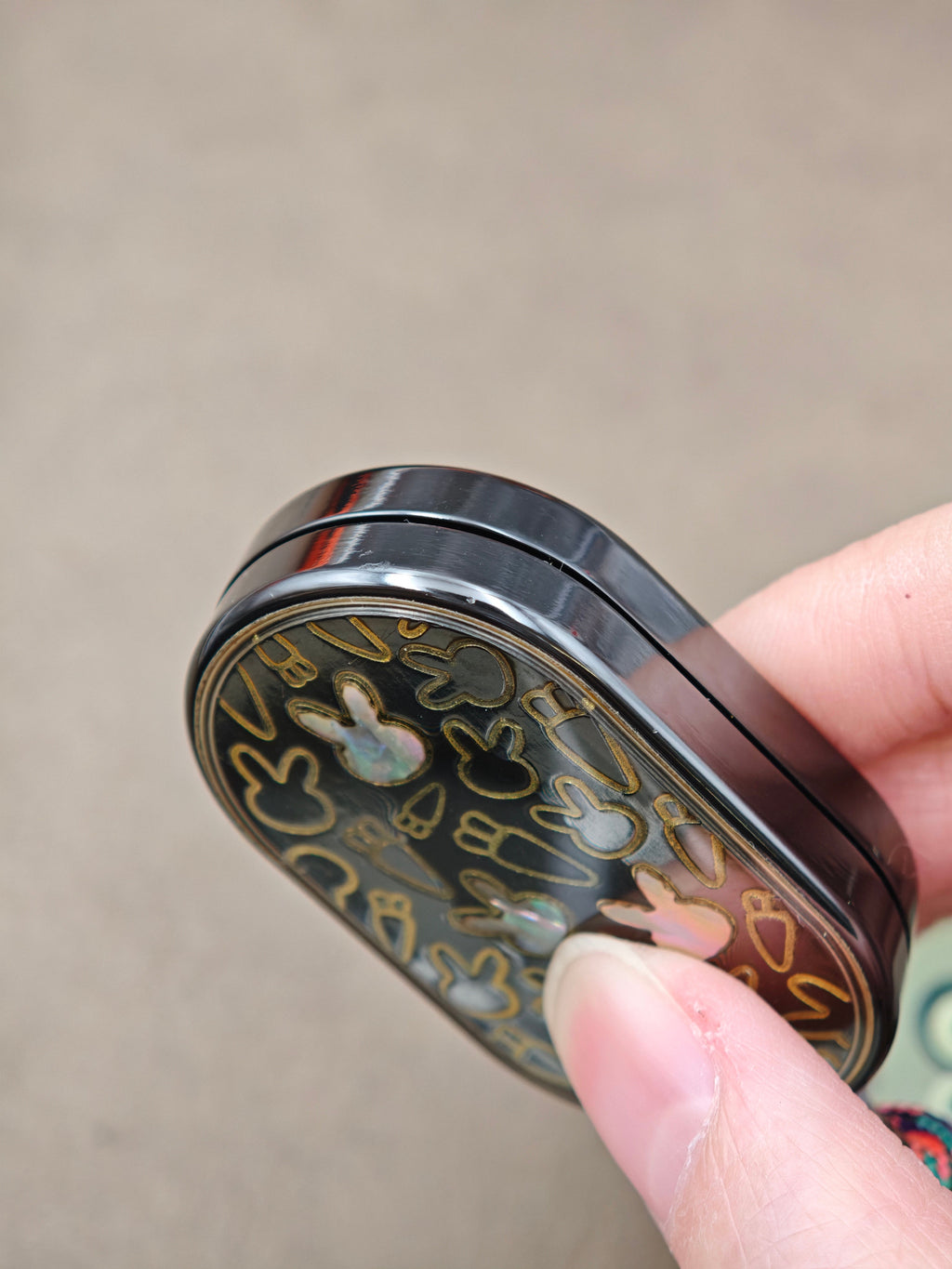 Grumpy Rabbit Rhythm Zirconium Resin-Sealed Oil Slick