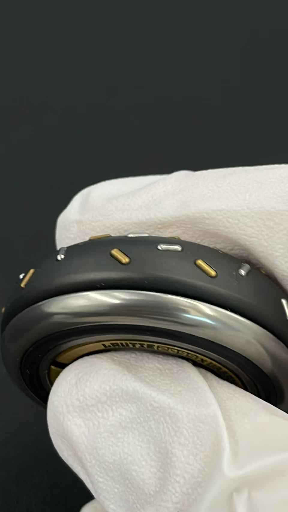 Doughnut Zirconium