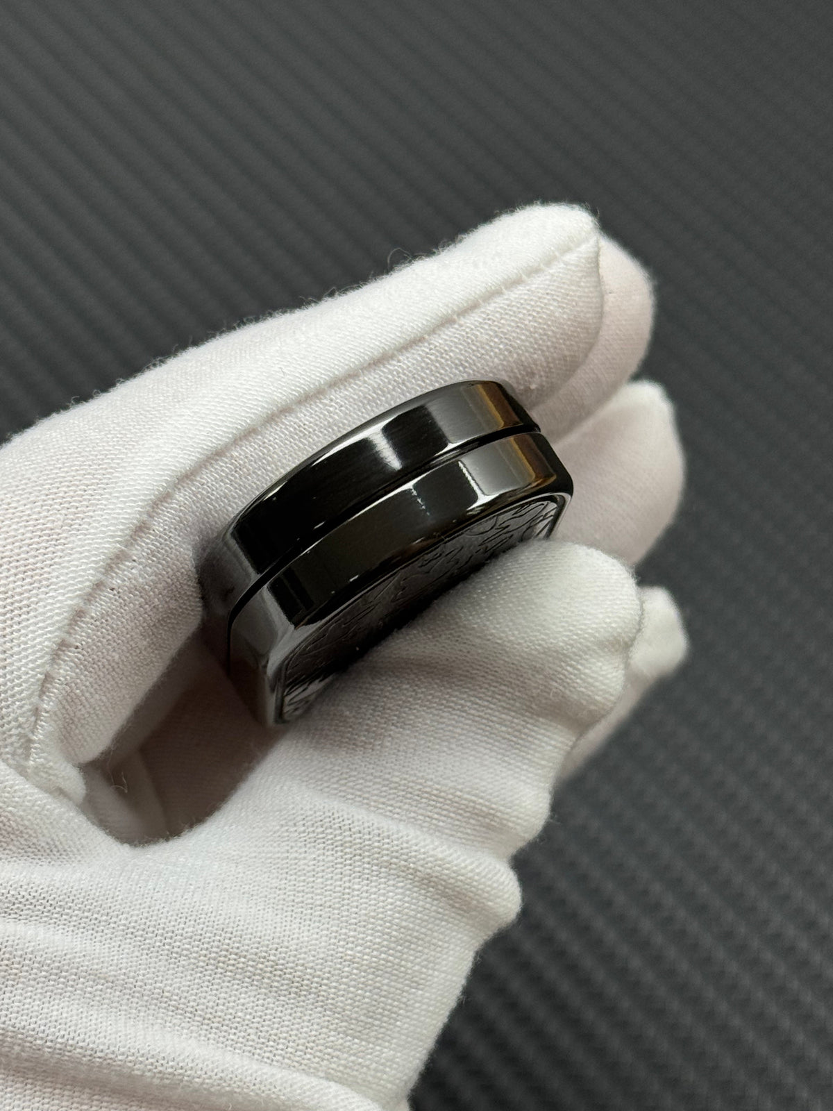 Grumpy Rabbit Rhythm Zirconium Engraved