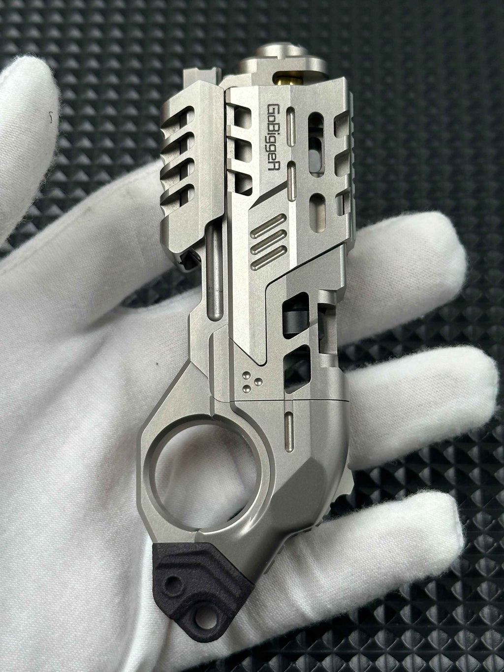 Punnk Titanium