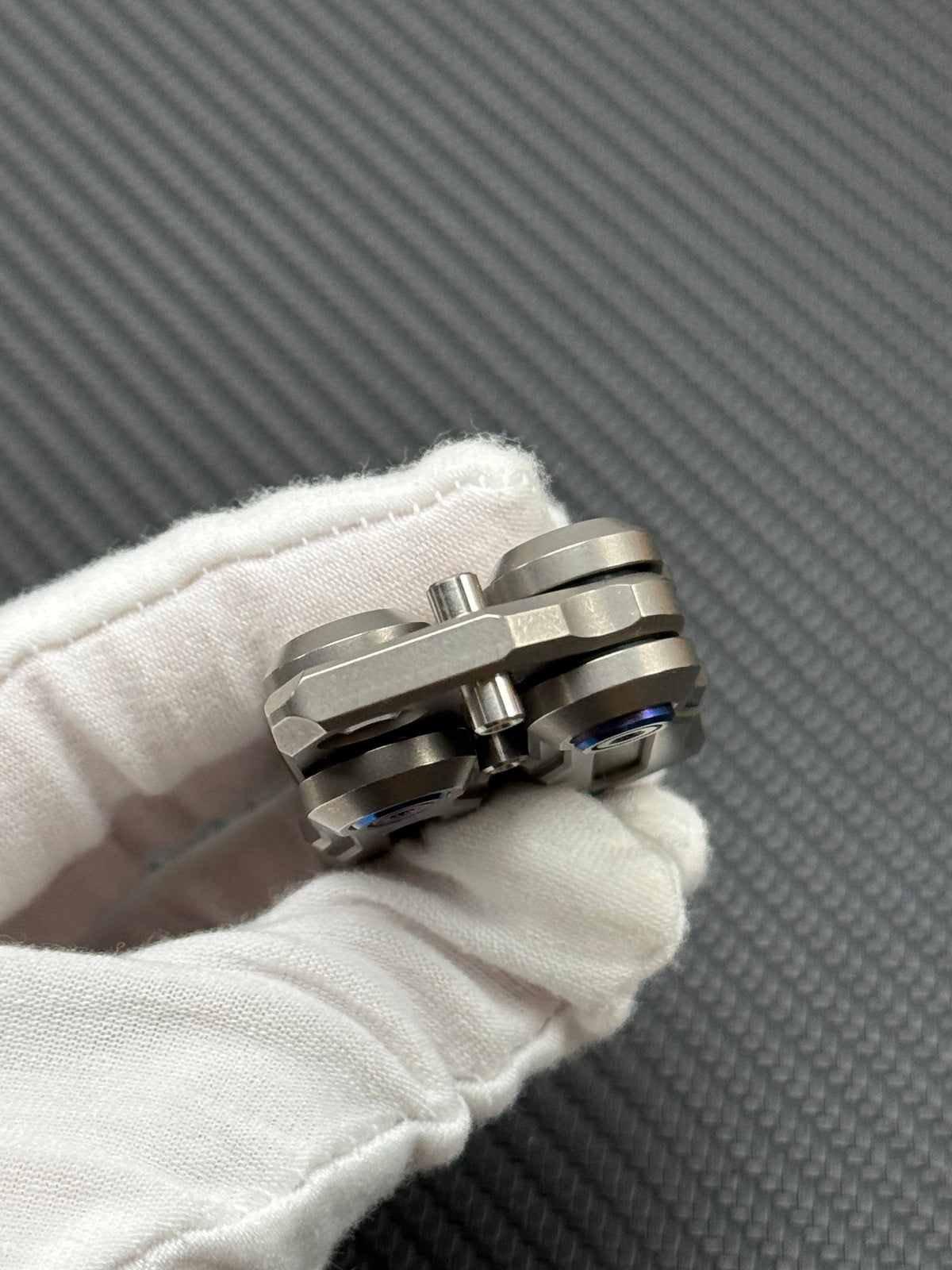 Gloom Folding Titanium