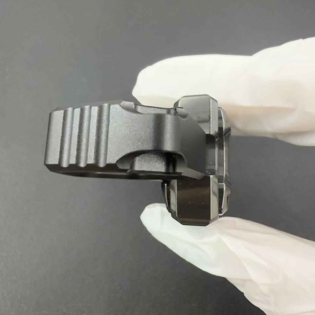 Thousand machines Zirconium Polished