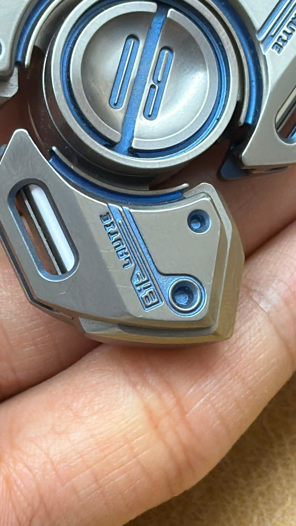 BIT 09 Titanium