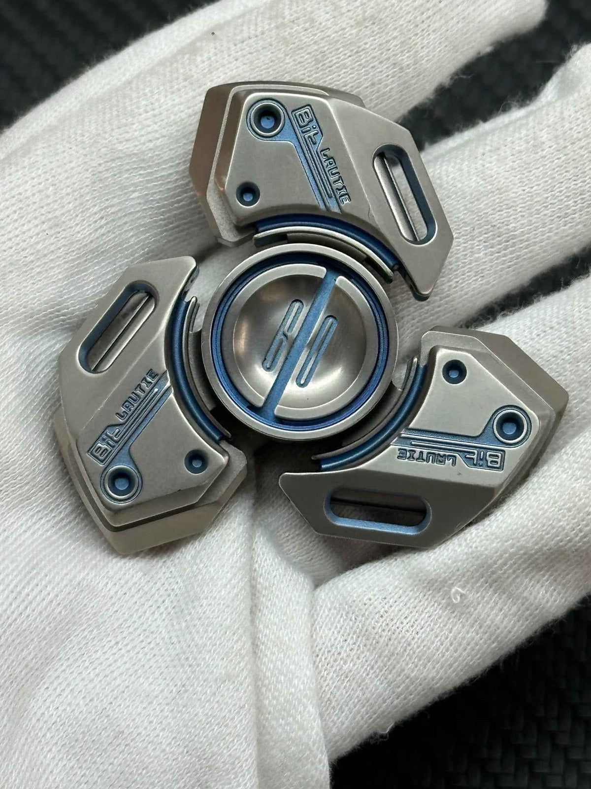 BIT09 Titanium