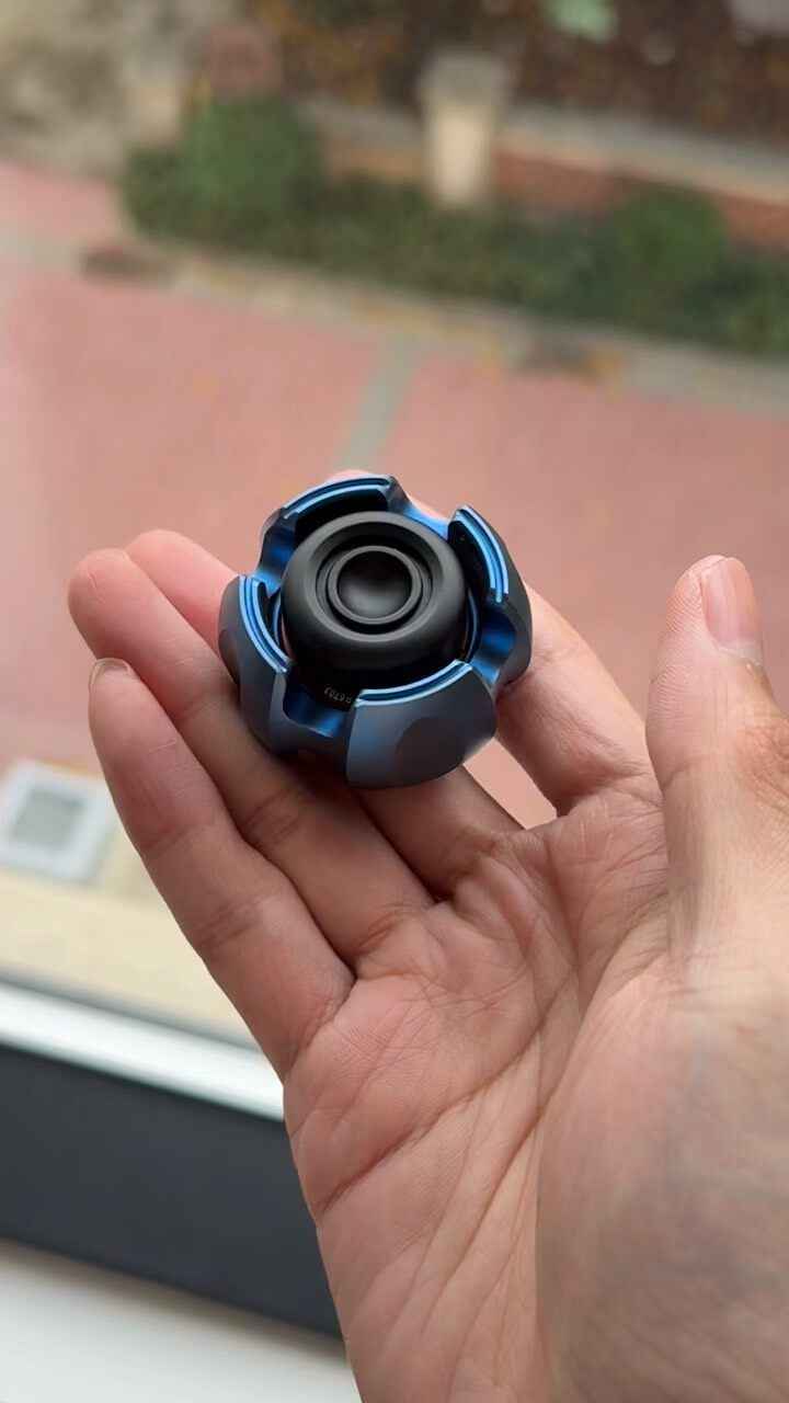 Noiz Titanium