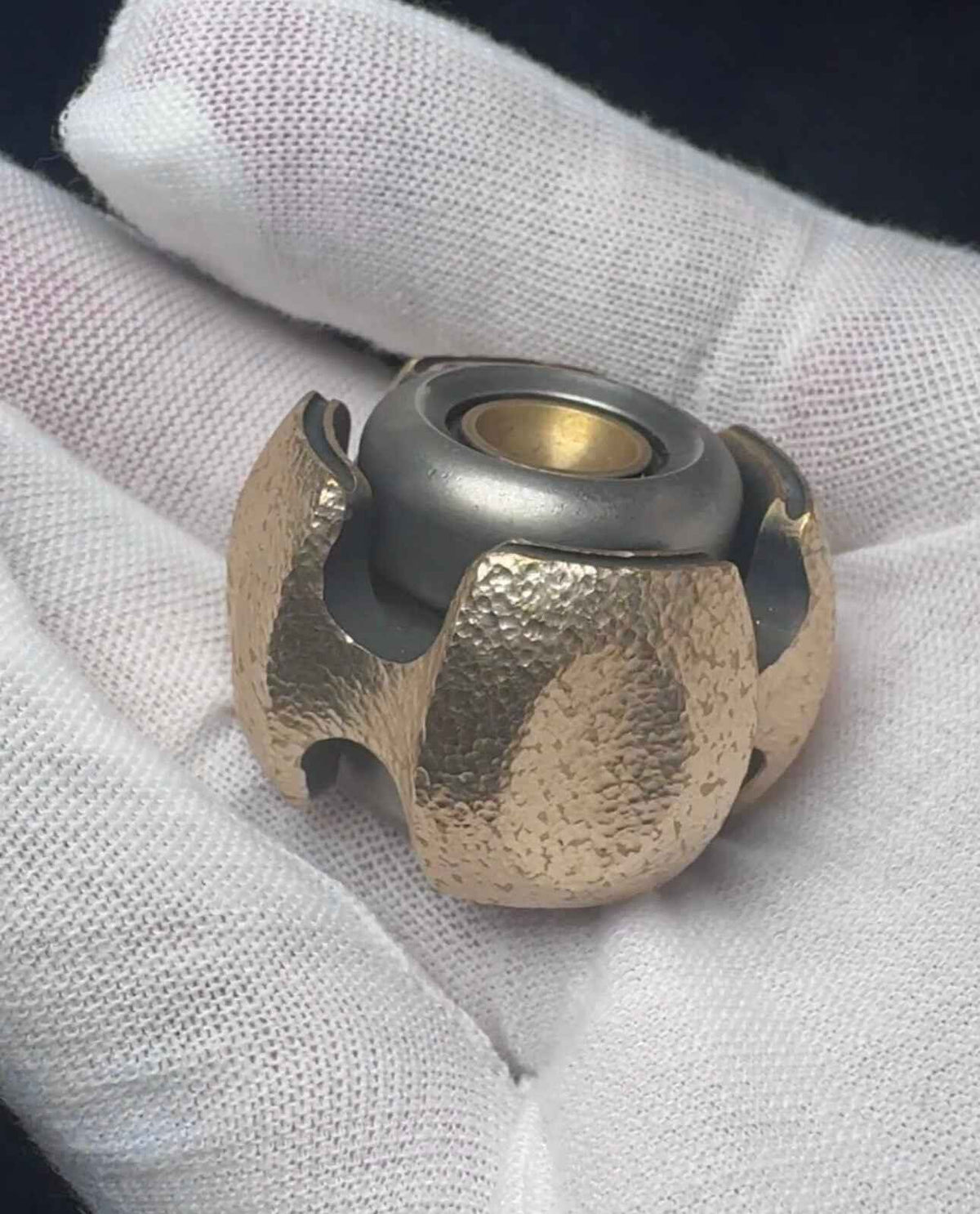 Noiz, Brass