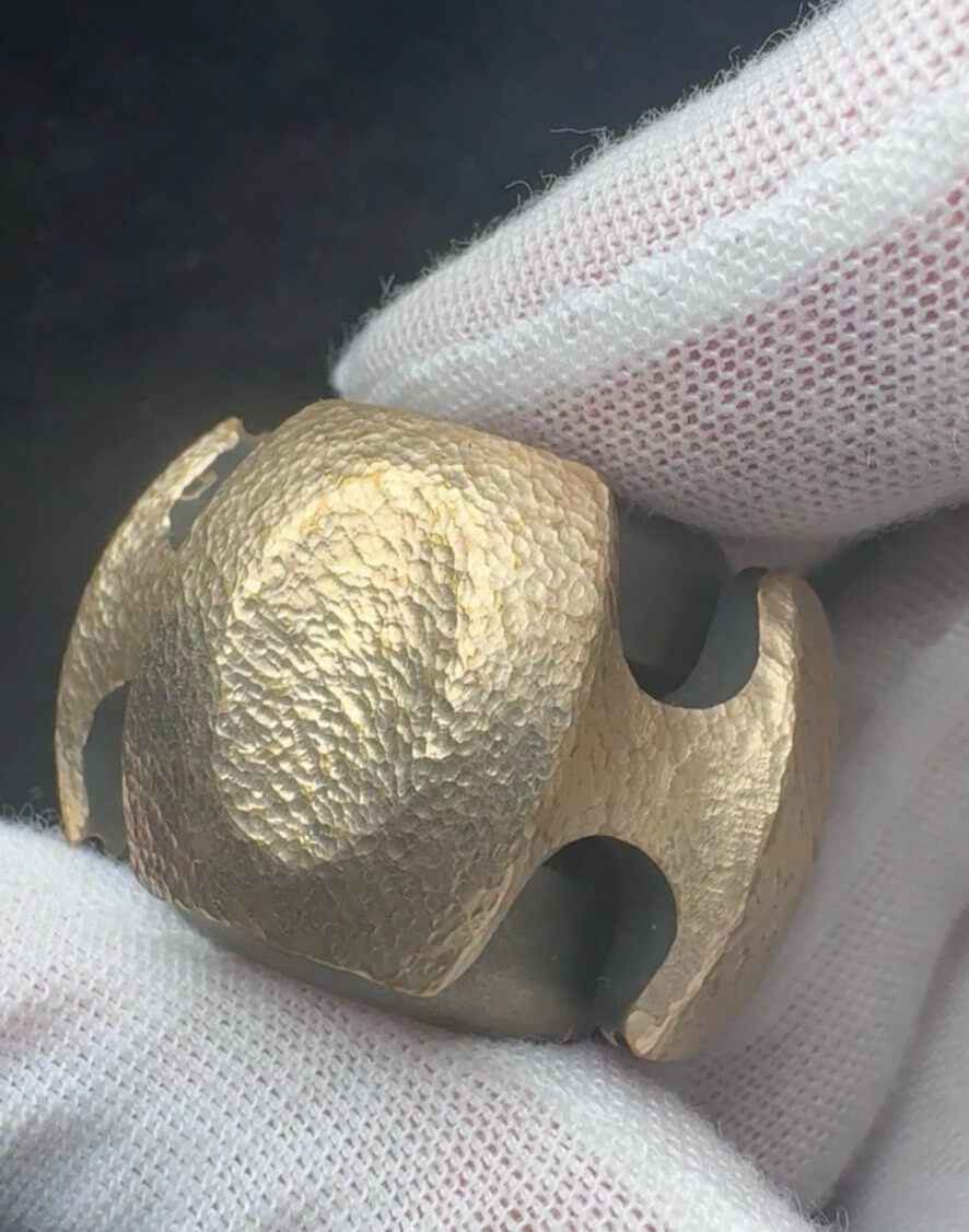 Noiz, Brass