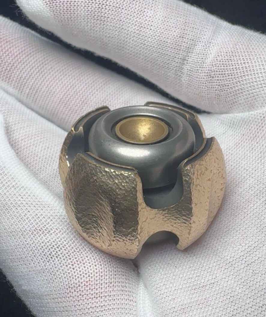 Noiz, Brass
