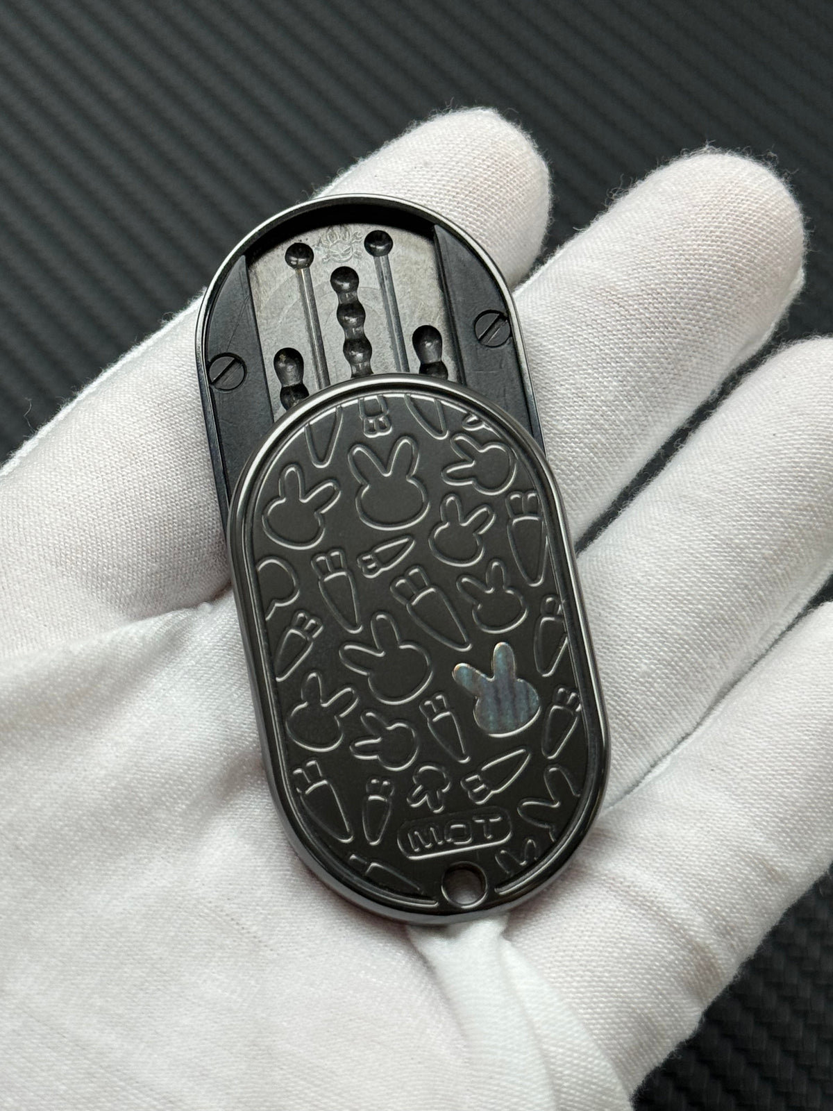 Grumpy Rabbit Rhythm Zirconium Engraved