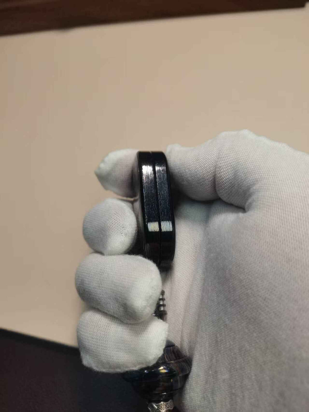 Groove Zircuti + Planet Lanyard Bead