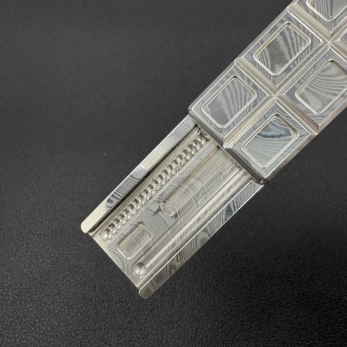 Ultra Thin Wafer Damasteel