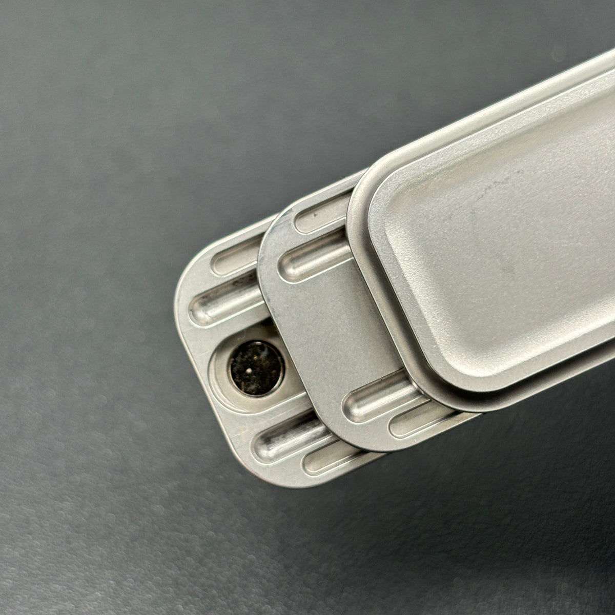 Magnet Feel Stainless Steel