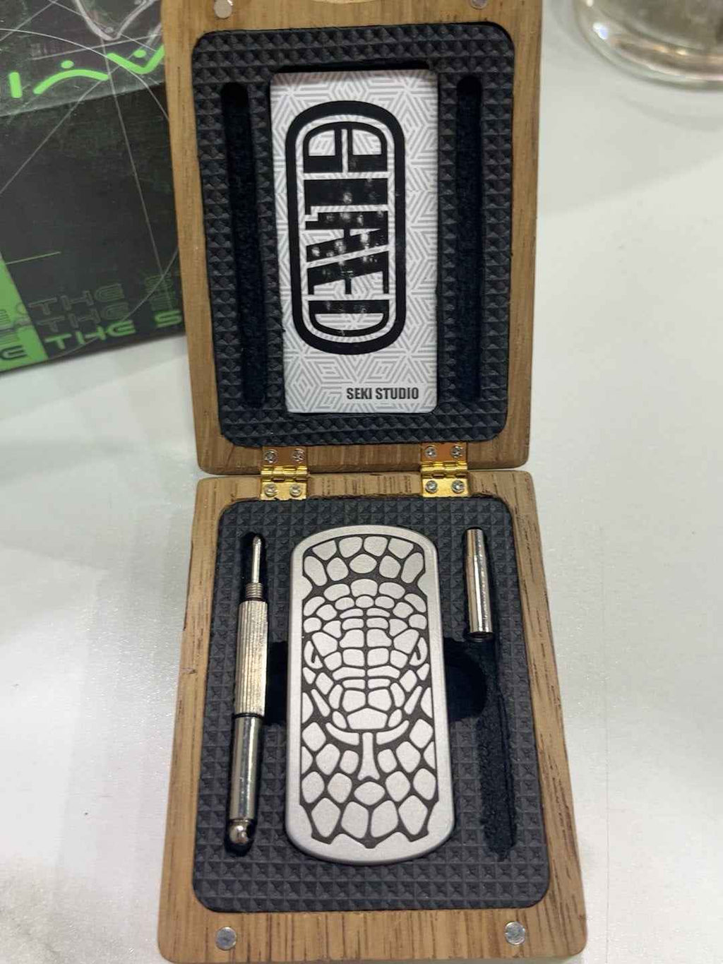 Blade Edge Production Pre-owned Stainless Steel