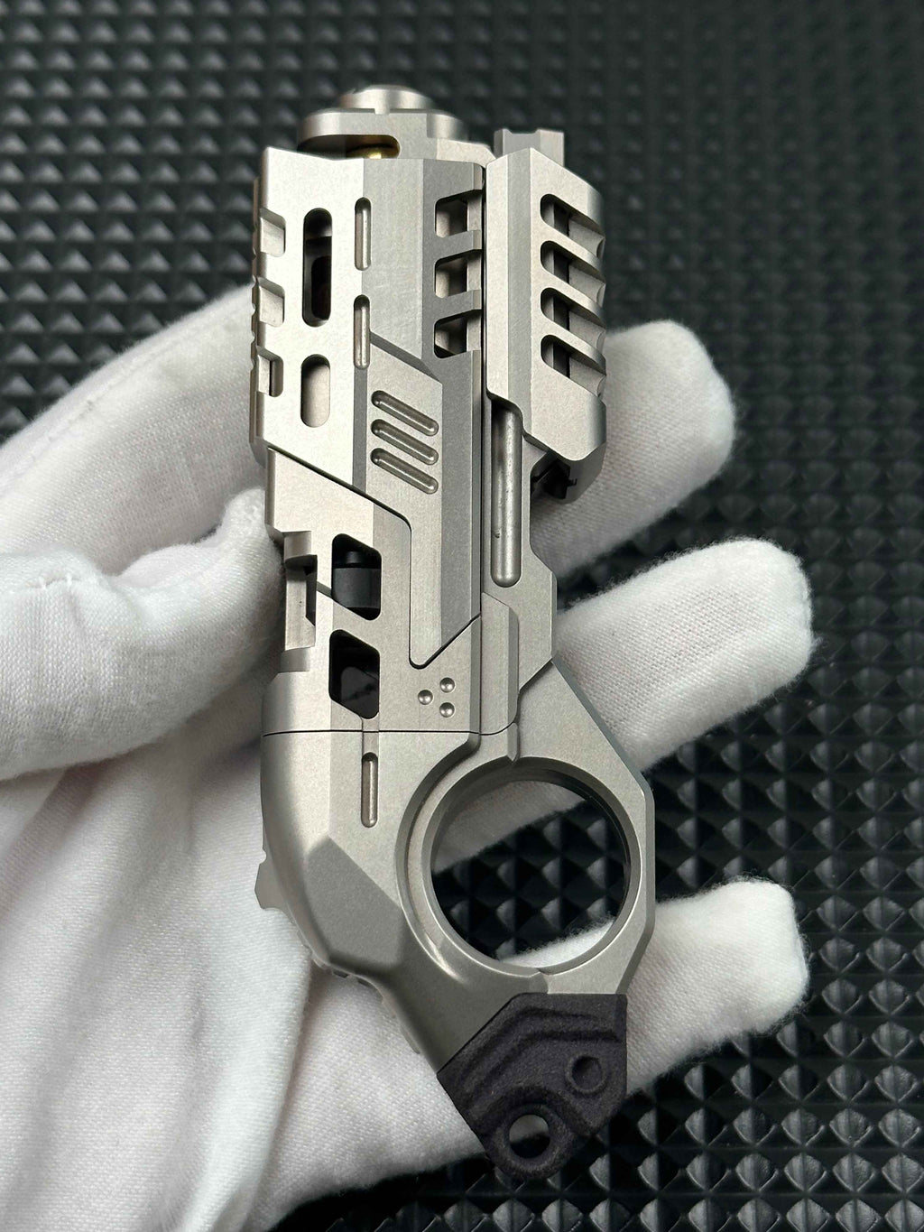 Punnk Titanium