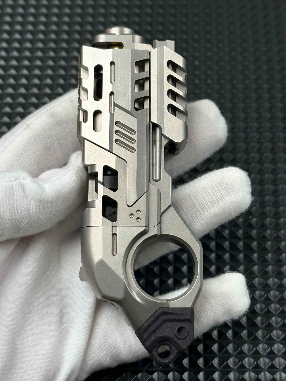 Punnk Titanium