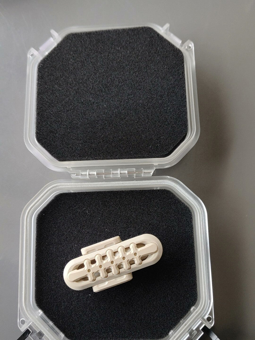 EXOSKELETON PEEK
