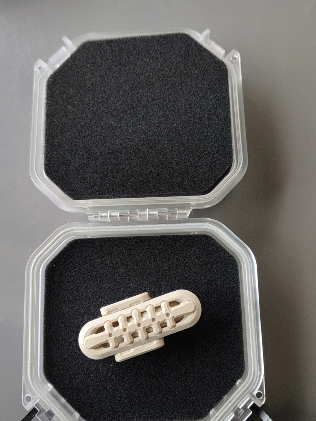 EXOSKELETON PEEK