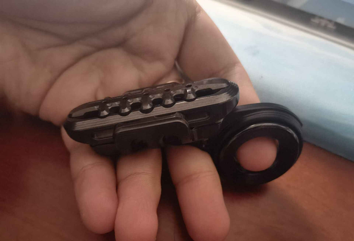 EXOSKELETON Zirconium Titanium
