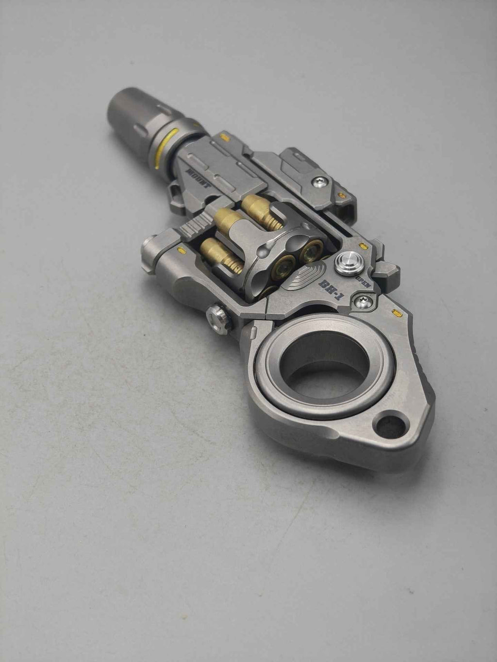 Breaker Titanium