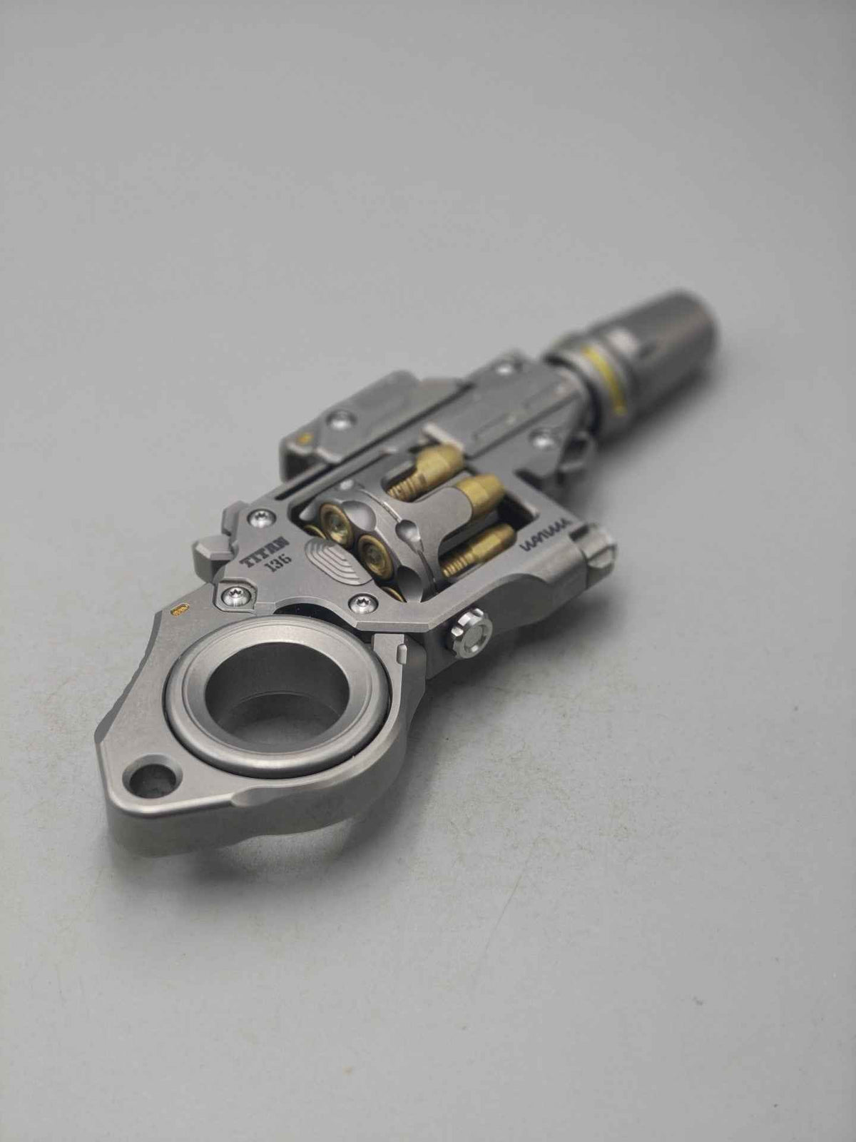 Breaker Titanium