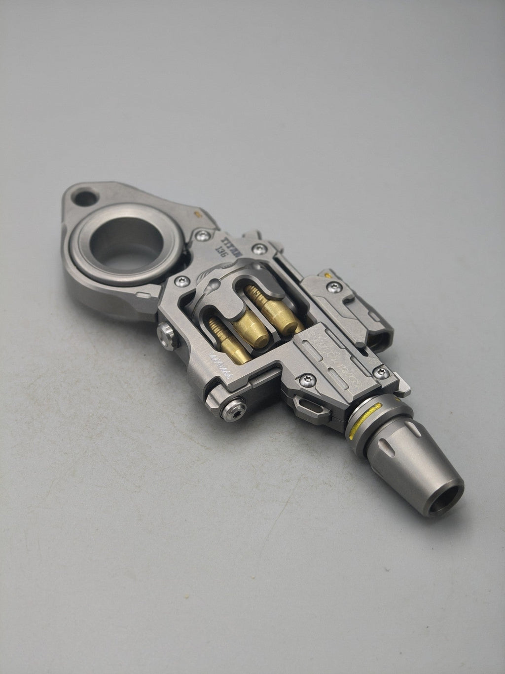 Breaker Titanium