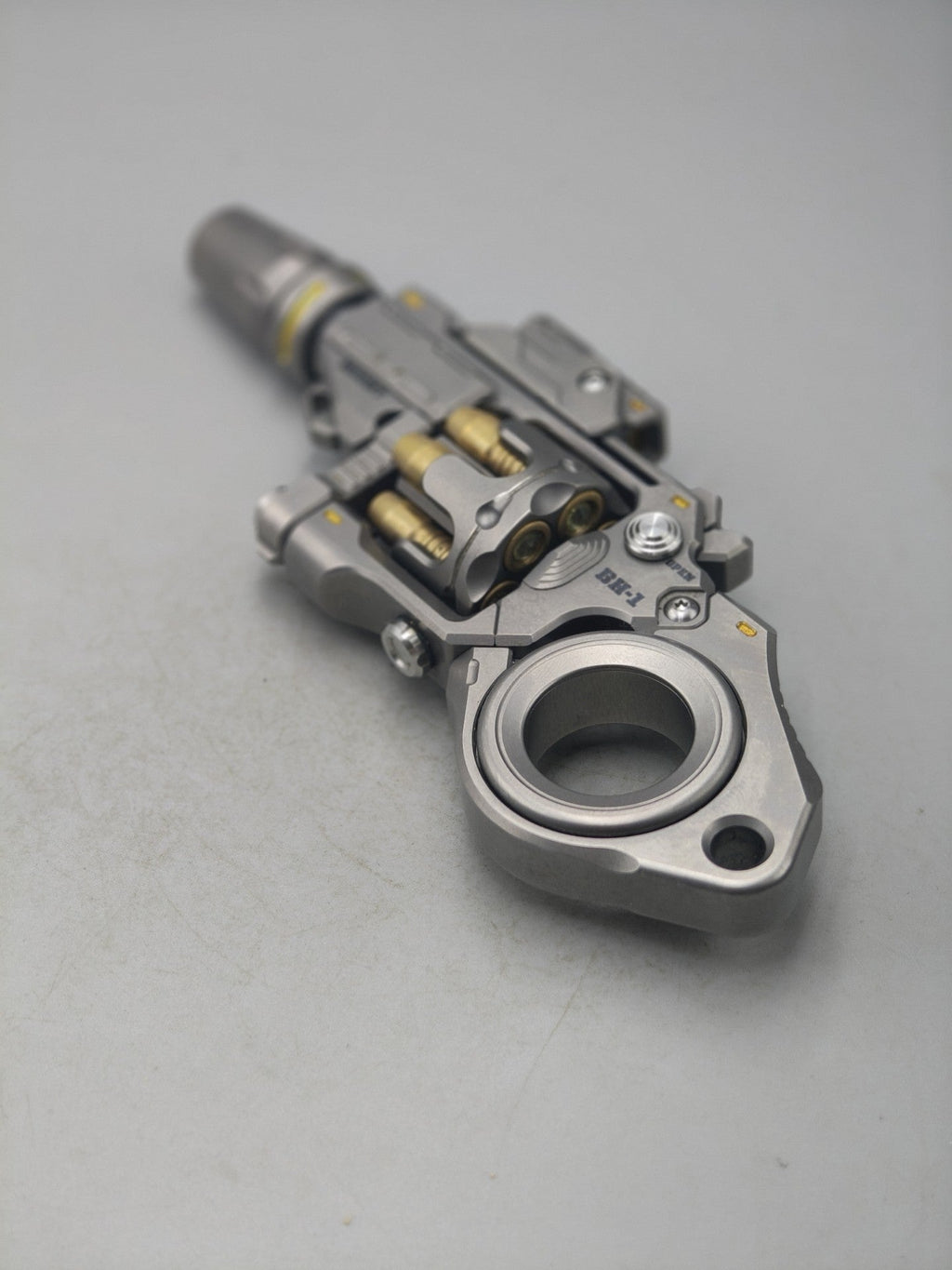Breaker Titanium