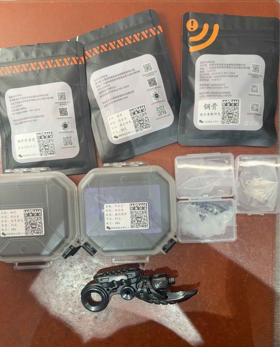 EXOSKELETON, Zirconium