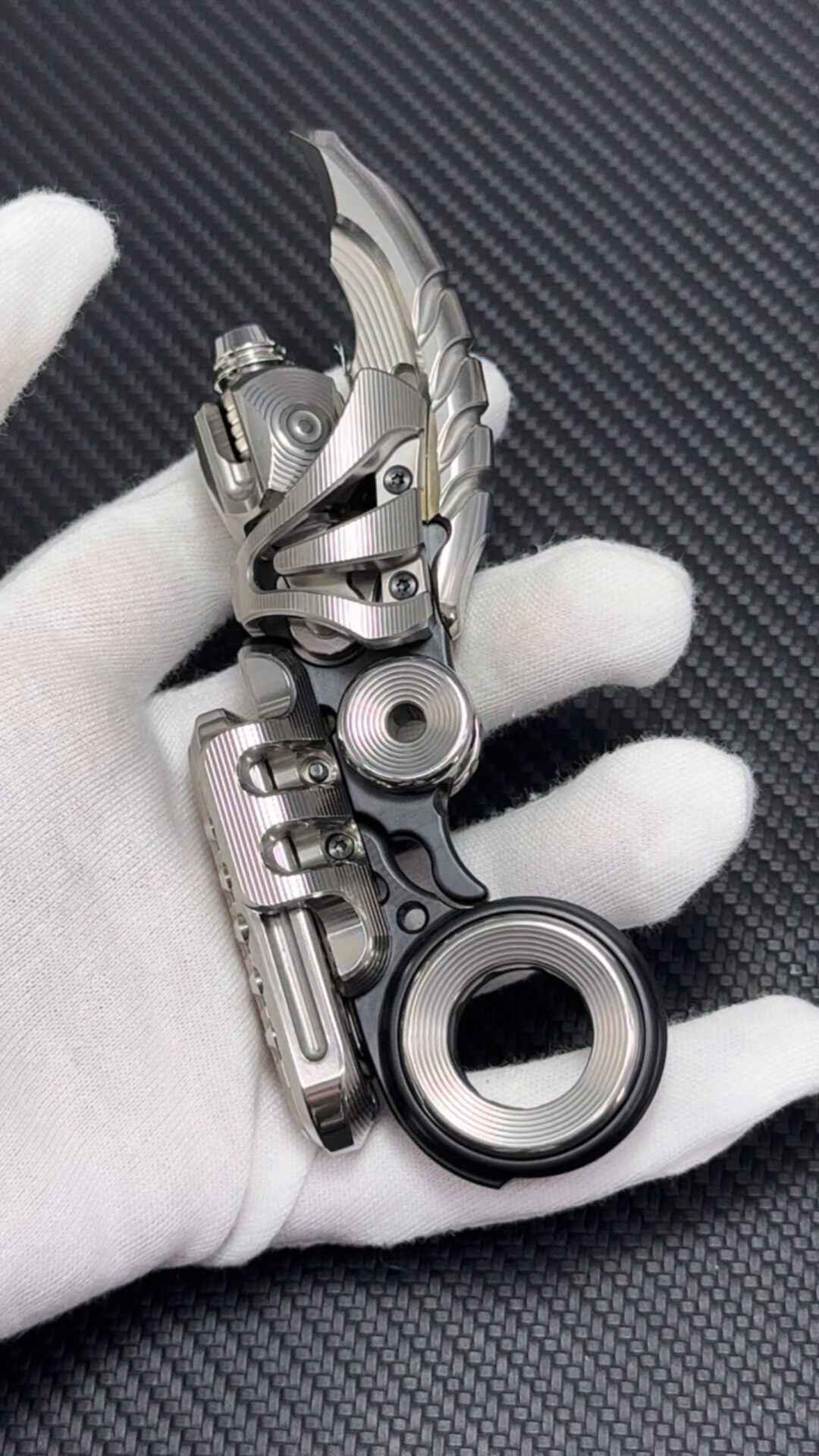 EXOSKELETON, Titanium