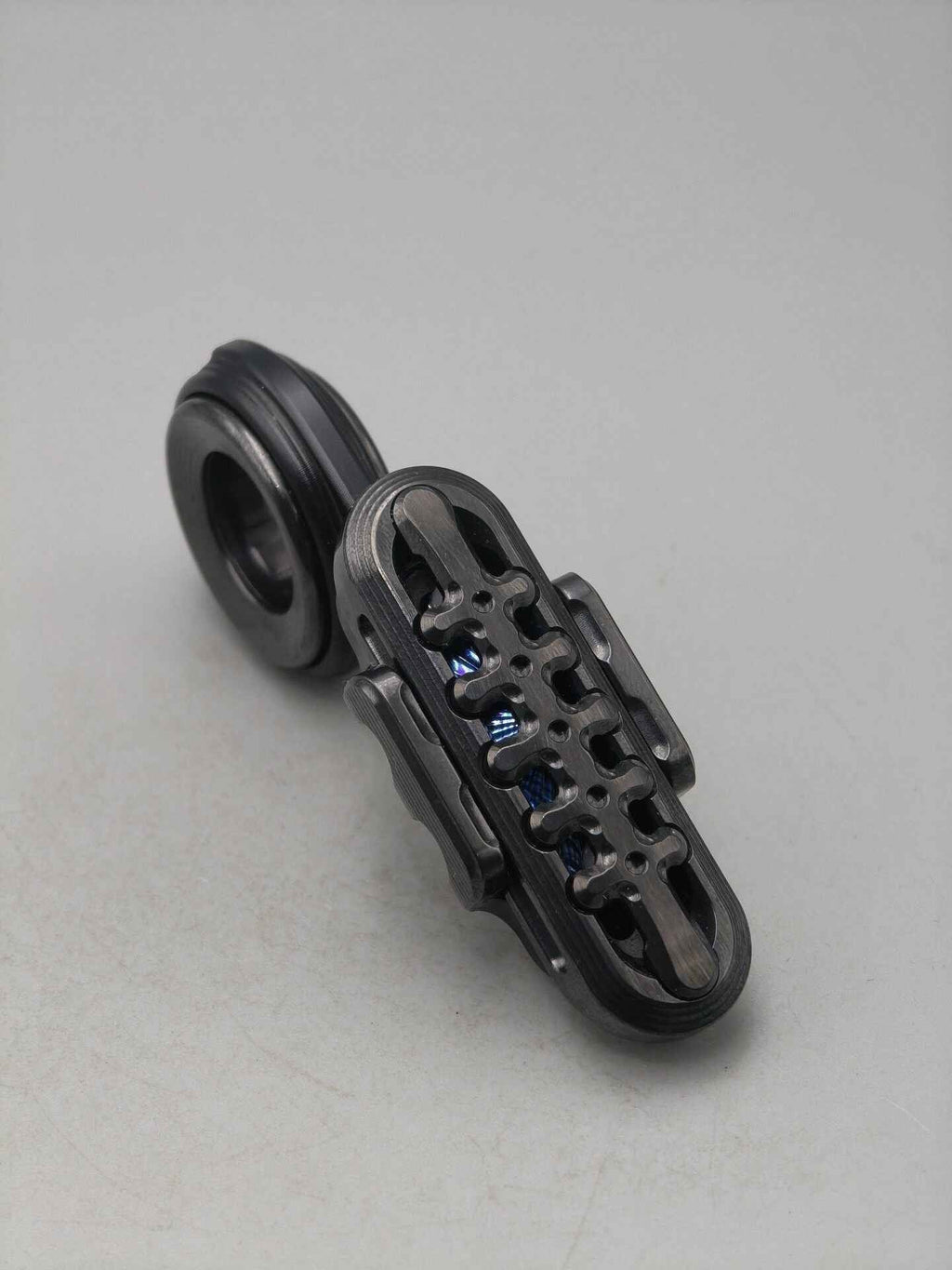 EXOSKELETON Zirconium Mokuti