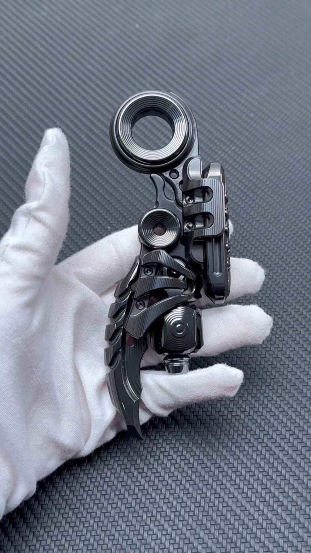 EXOSKELETON Titanium
