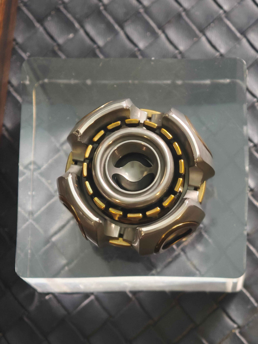Noiz O Brass Stainless Steel
