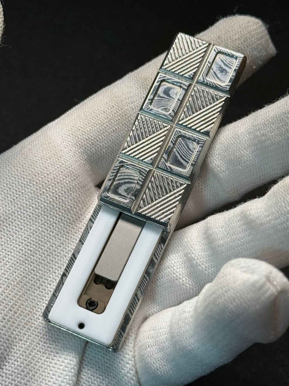 Ultra Thin Wafer Damasteel