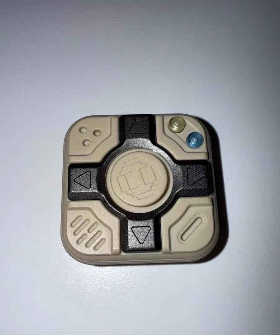 P-CUBE PEEK