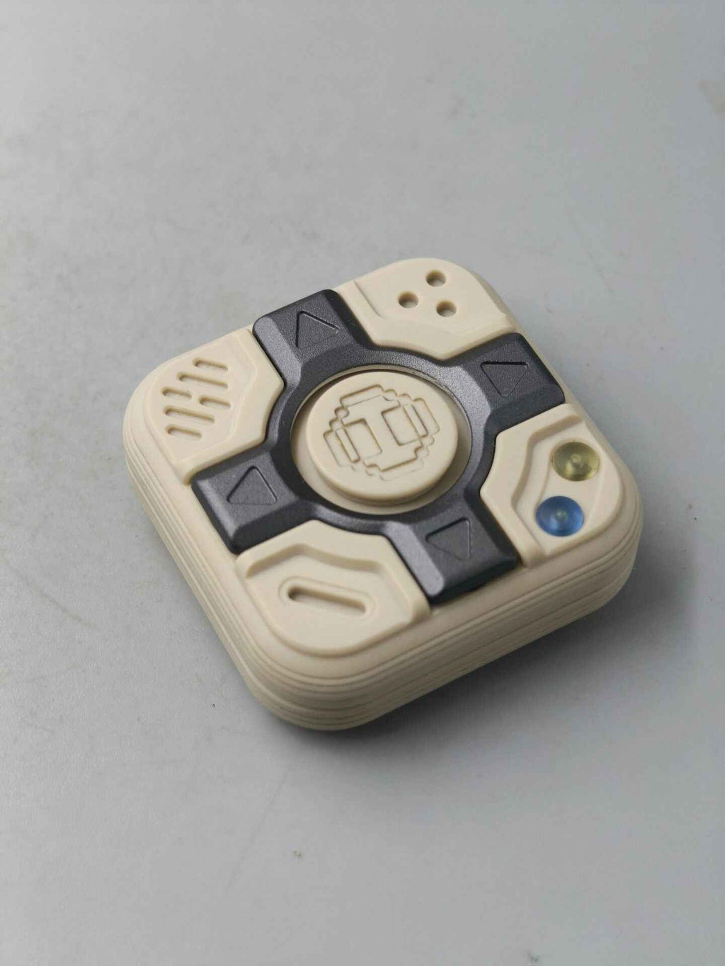P-CUBE PEEK