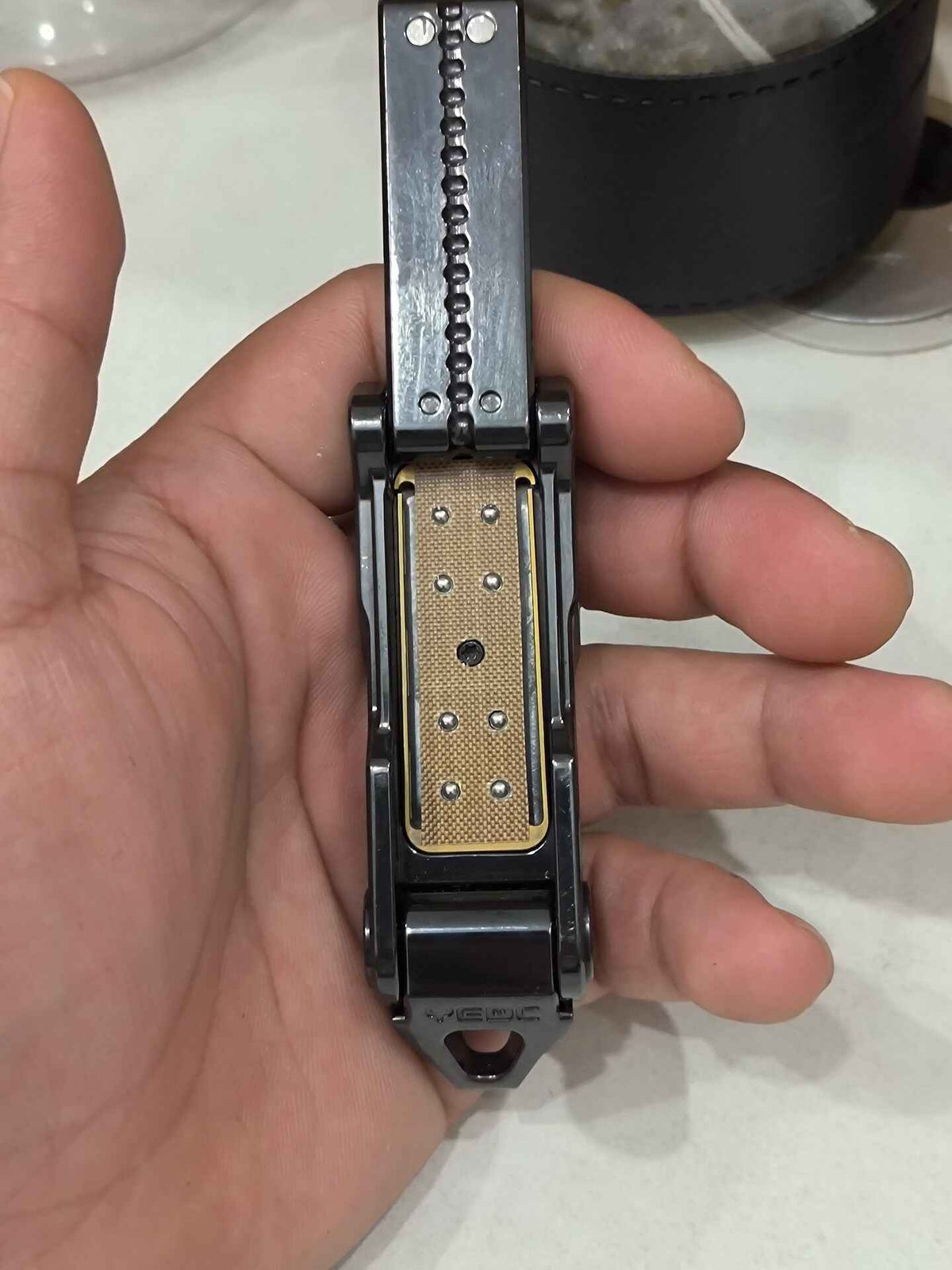 Razor Zirconium