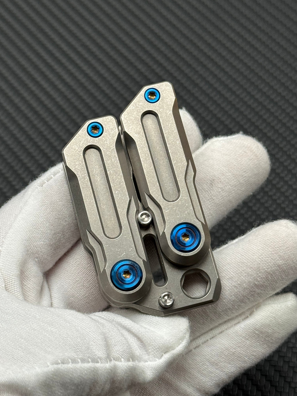 Gloom Folding Titanium