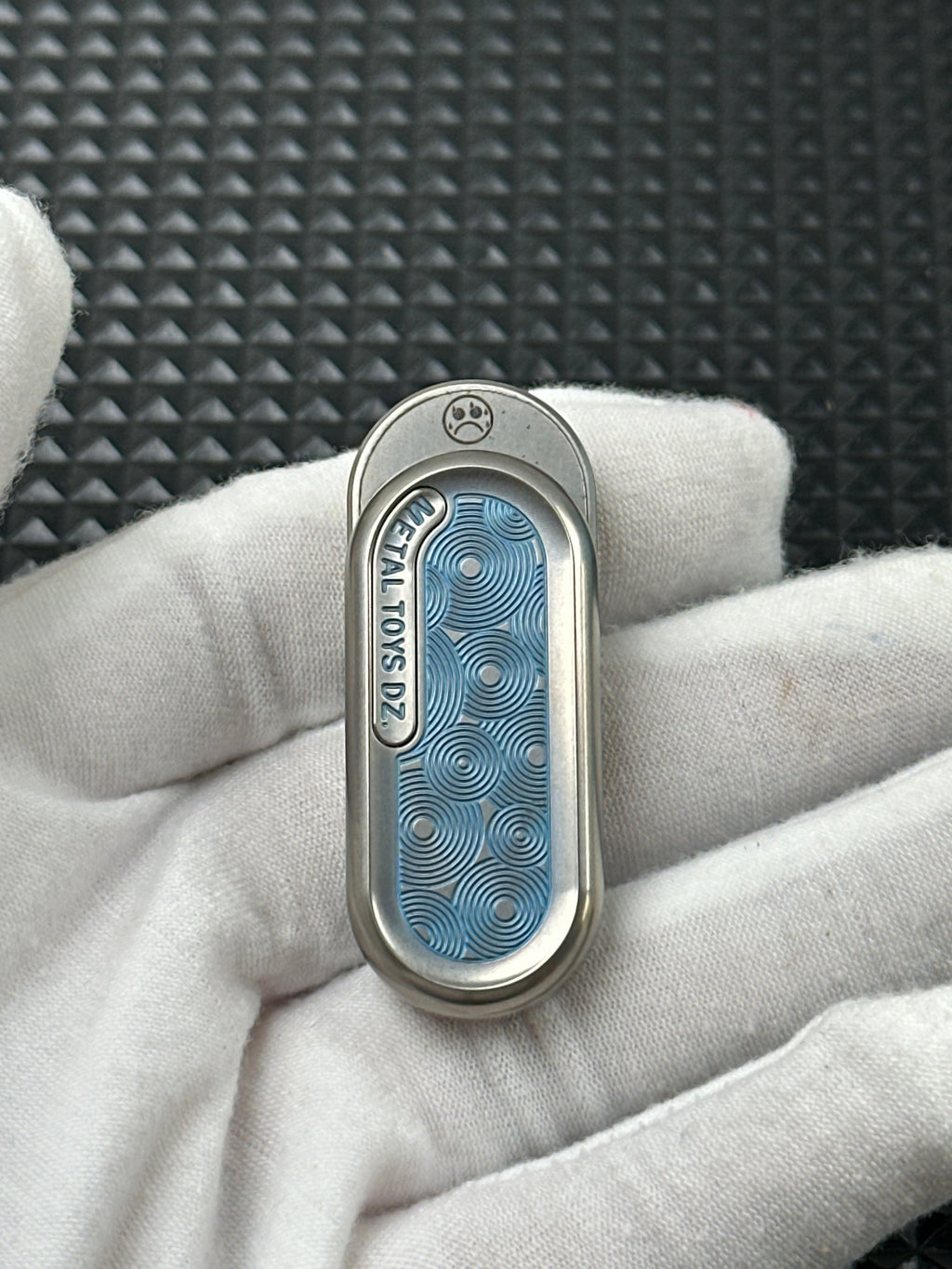 Top B Titanium
