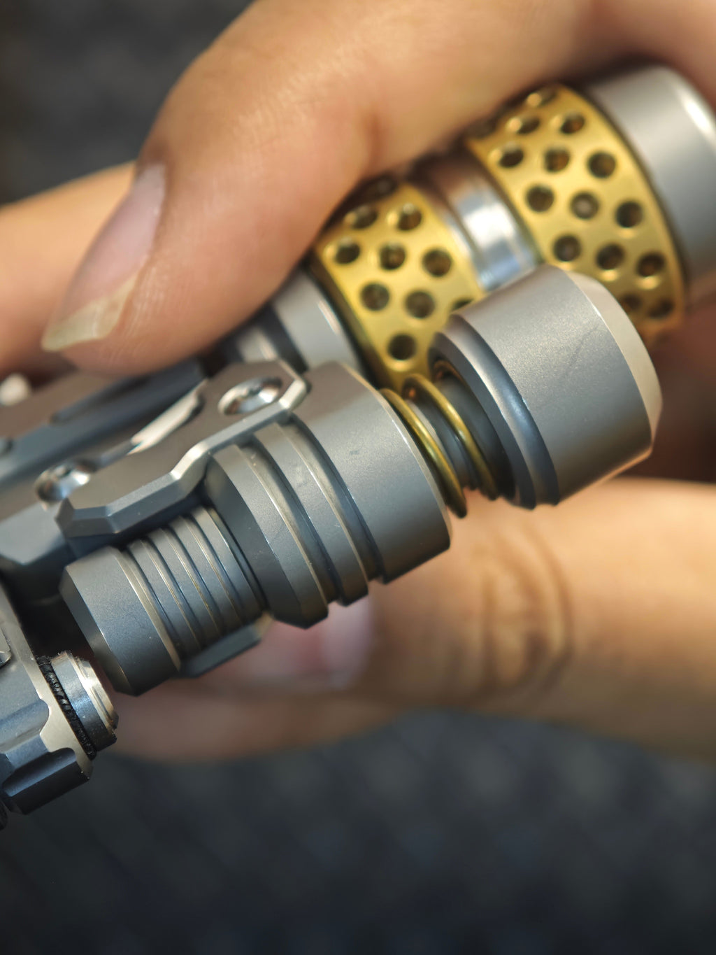 EDCELL Breaker Titanium