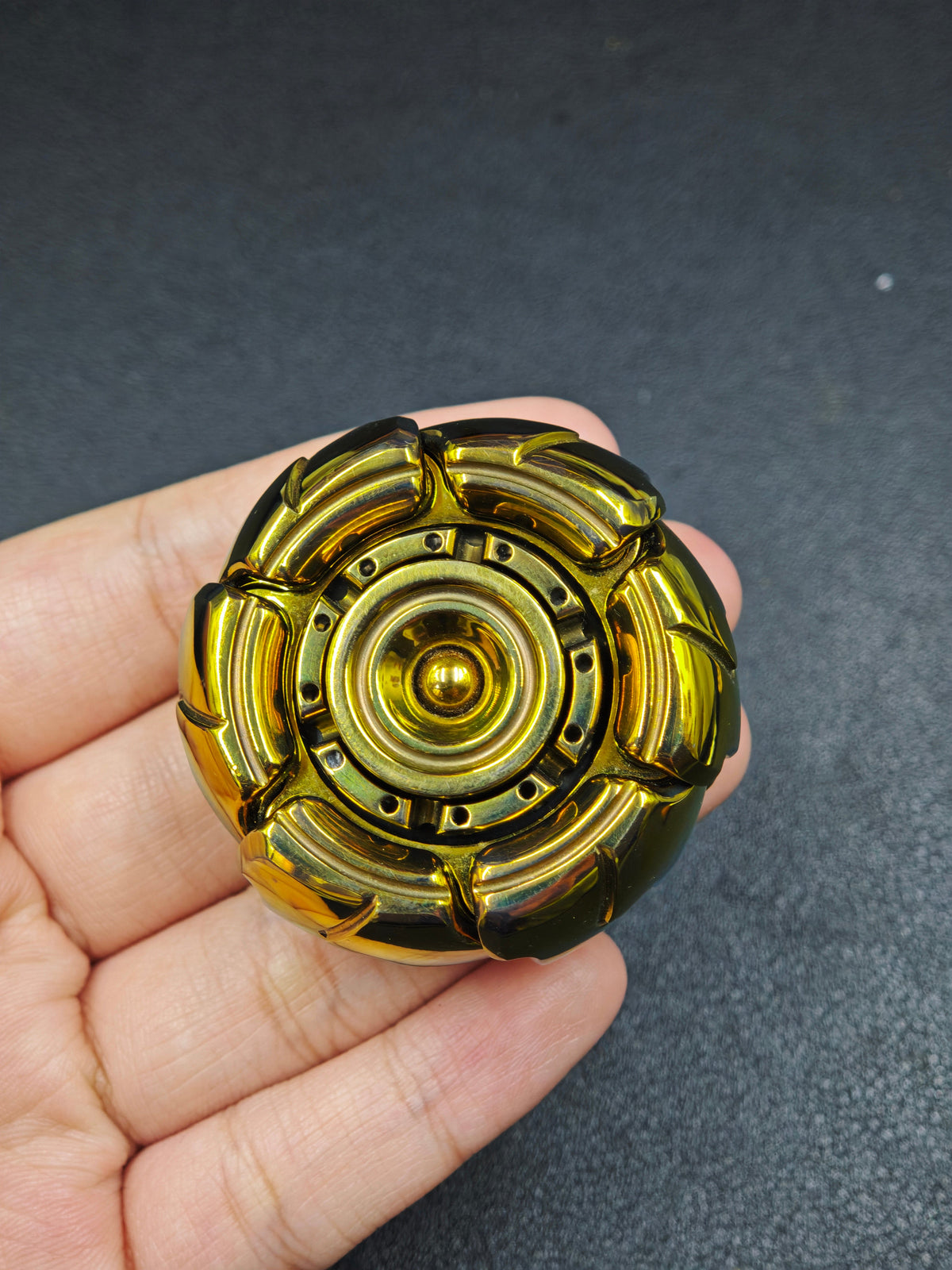 Pillbug Shell Opening Zirconium Gold Plated