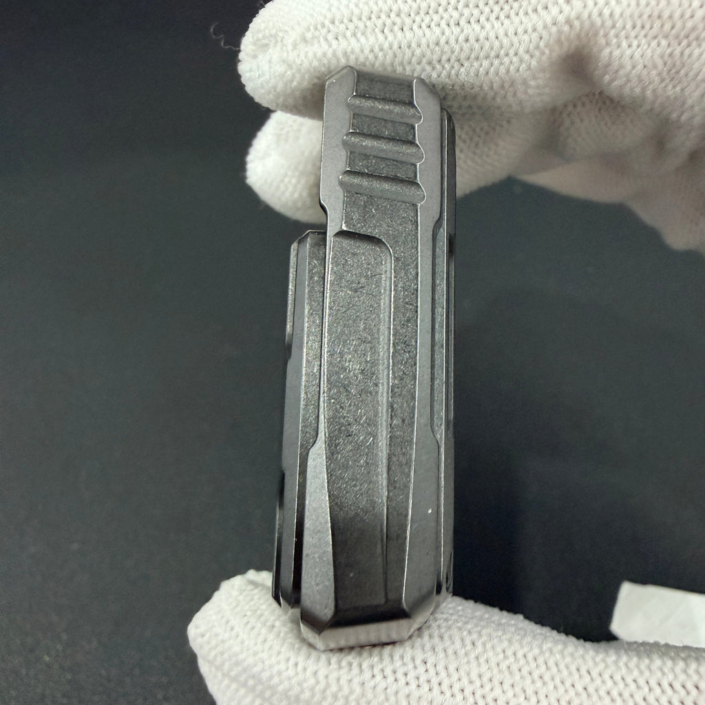 Thousand machines Zirconium