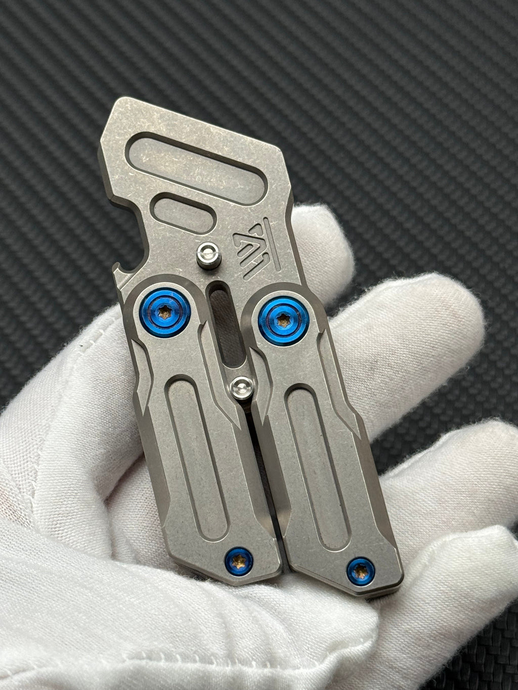 Gloom Folding Titanium